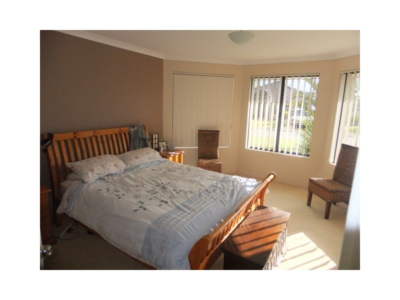 6 Minjah Circuit, Carramar WA 6031