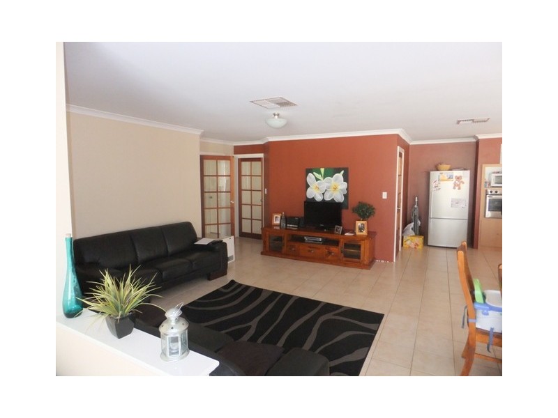 6 Minjah Circuit, Carramar WA 6031