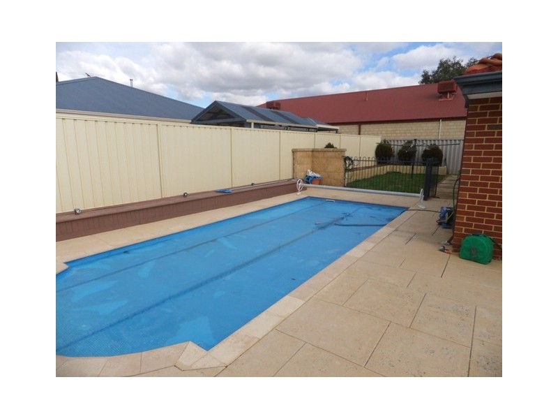 6 Minjah Circuit, Carramar WA 6031