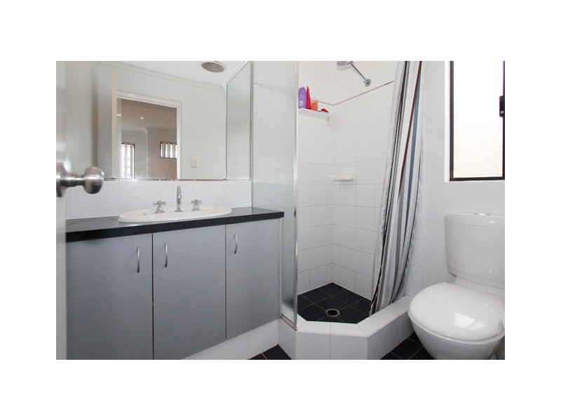 8 Alpina Promenade, Banksia Grove WA 6031