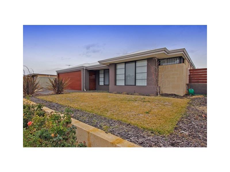 8 Alpina Promenade, Banksia Grove WA 6031