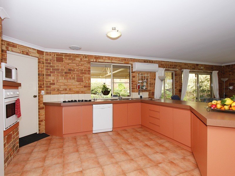 4 Ailsacraig Ramble, Kinross WA 6028