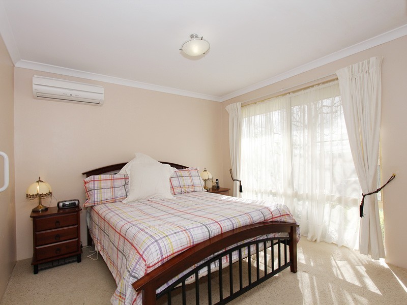 4 Ailsacraig Ramble, Kinross WA 6028