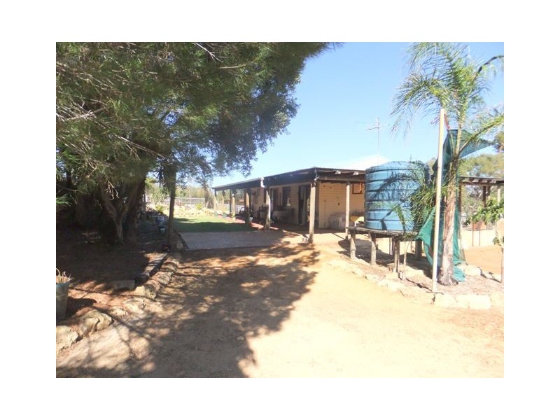 54 Laura Road, Wanerie WA 6503