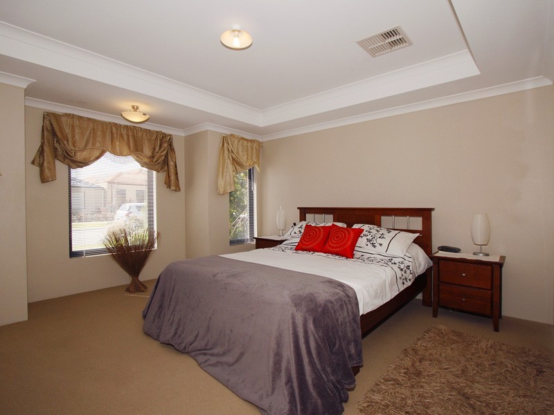 15 Edenbrooke Terrace, Clarkson WA 6030