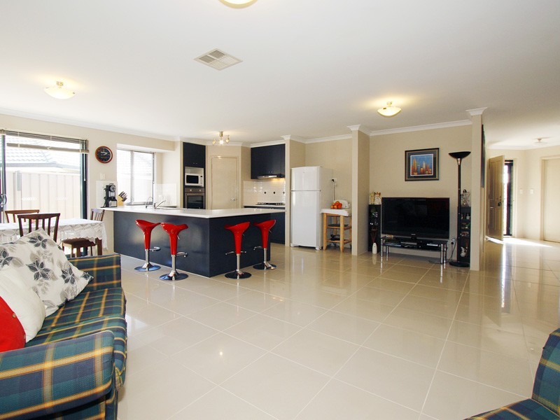 15 Edenbrooke Terrace, Clarkson WA 6030