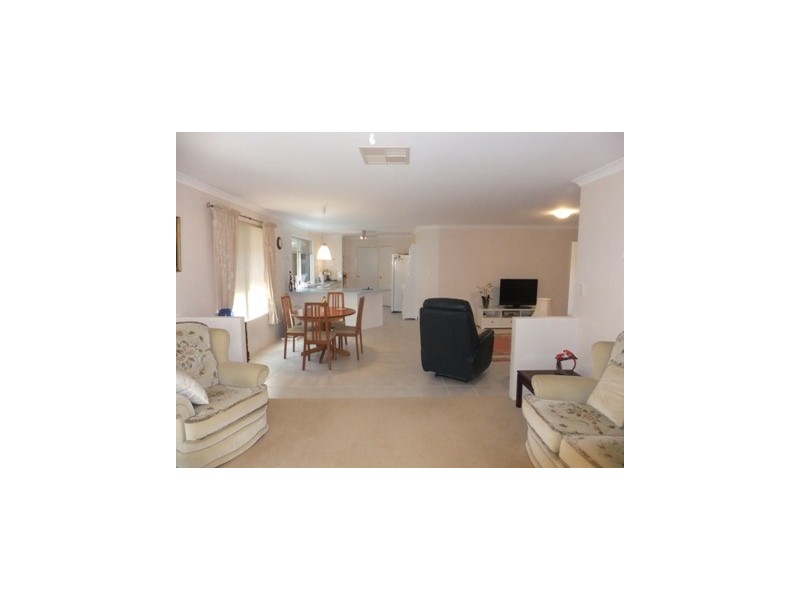 24 Elmhurst Drive, Clarkson WA 6030