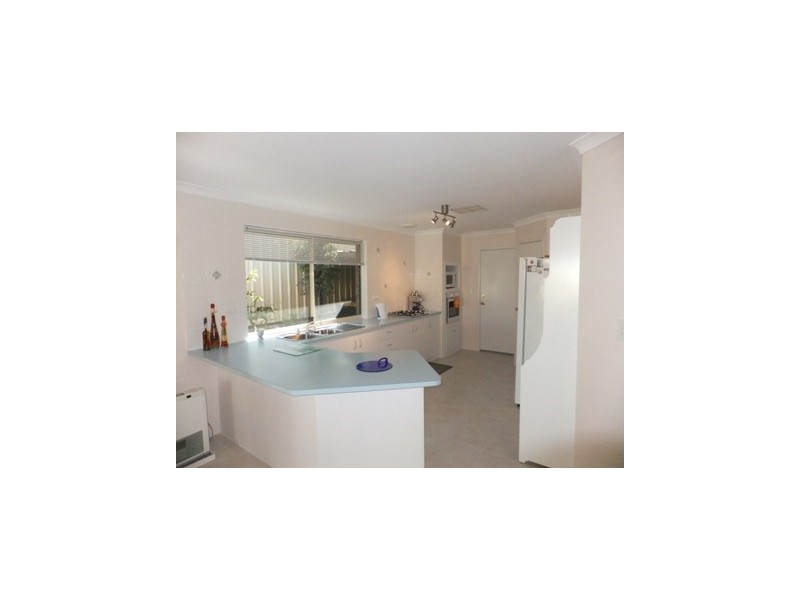 24 Elmhurst Drive, Clarkson WA 6030