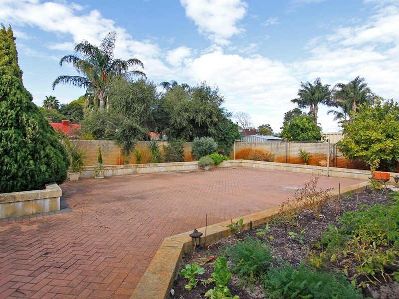 25 Armadale Road, Rivervale WA 6103