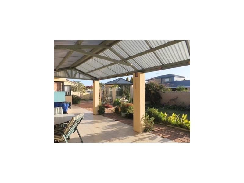 9 Lindholm Retreat, Mindarie WA 6030