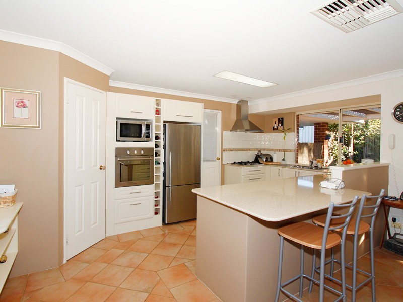 186  Kinross Drive, Kinross WA 6028