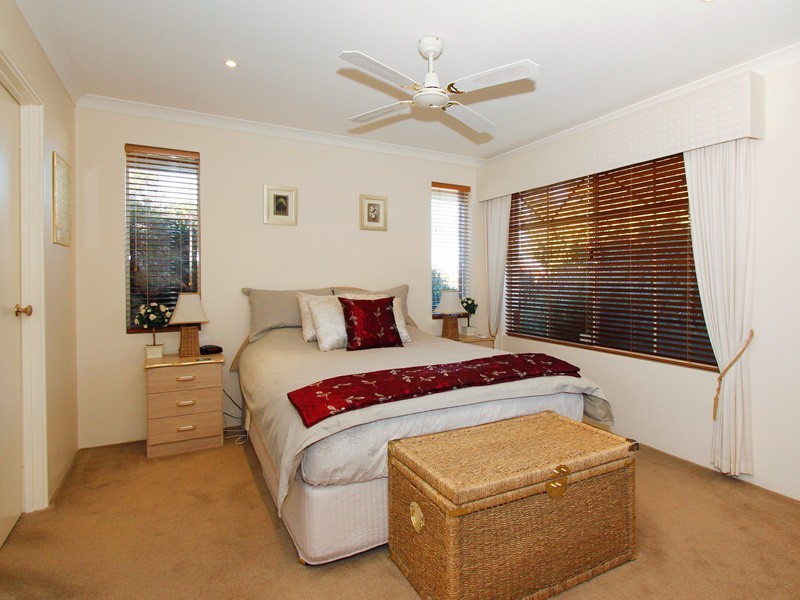 186  Kinross Drive, Kinross WA 6028