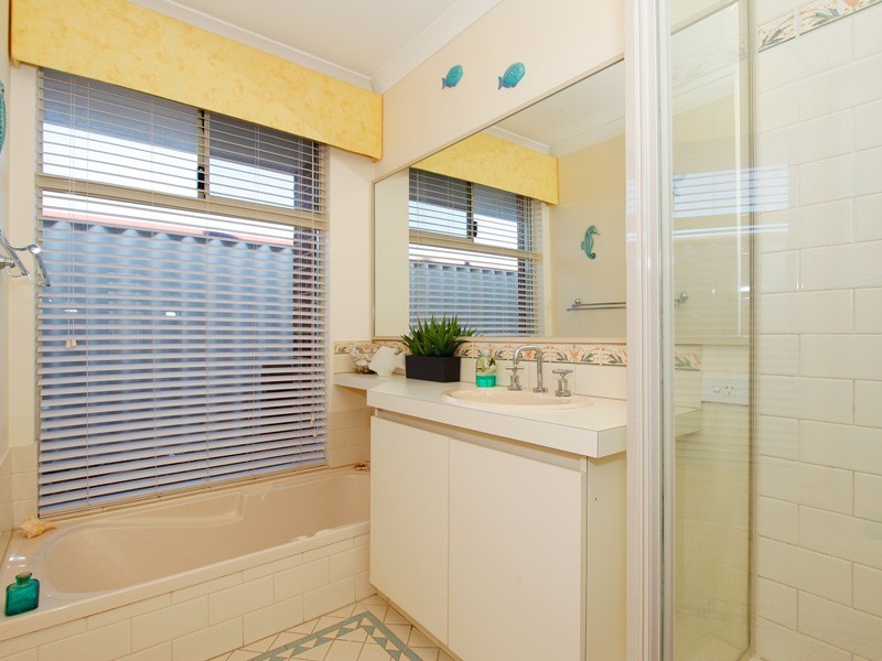 186  Kinross Drive, Kinross WA 6028