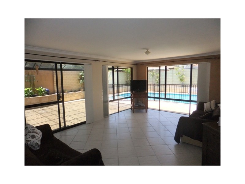 4 Mersin Drive, Mindarie WA 6030