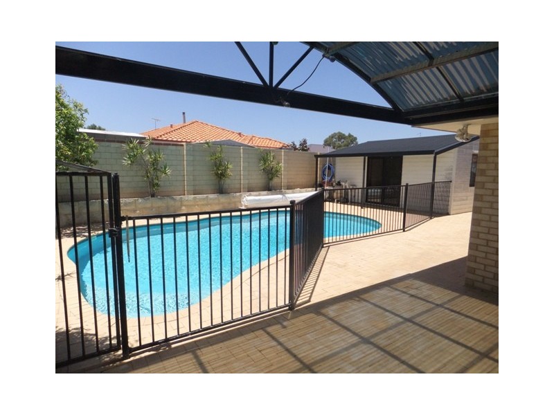 4 Mersin Drive, Mindarie WA 6030