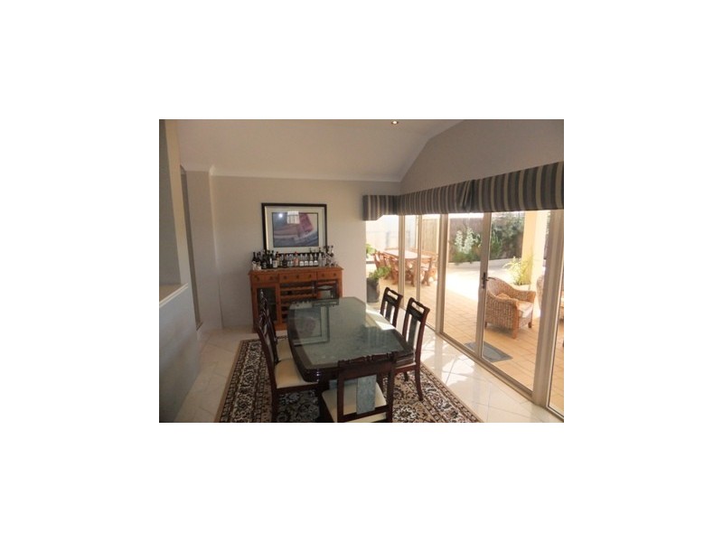 8 Langmuir Way, Tapping WA 6065