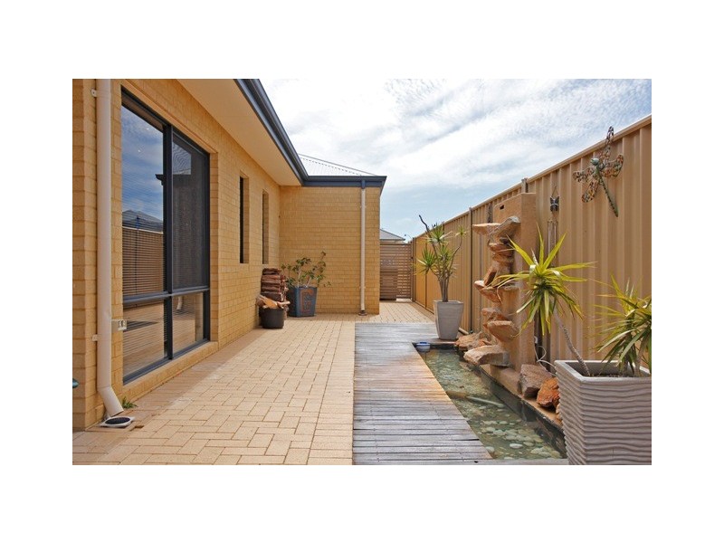 16 Claude Street, Quinns Rocks WA 6030