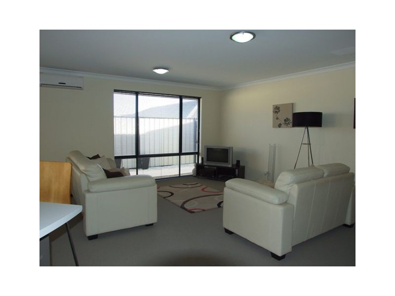 19 Elmhurst Drive, Clarkson WA 6030