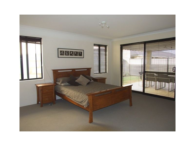 19 Elmhurst Drive, Clarkson WA 6030