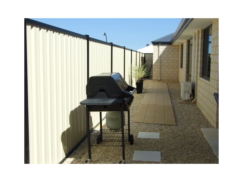 19 Elmhurst Drive, Clarkson WA 6030