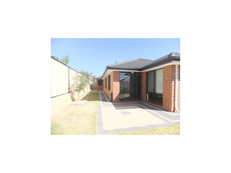 3  Lakewood Terrace, Clarkson WA 6030