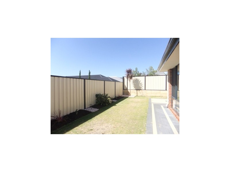 3  Lakewood Terrace, Clarkson WA 6030