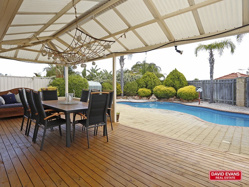 8 Pilgrim Place, Currambine WA 6028
