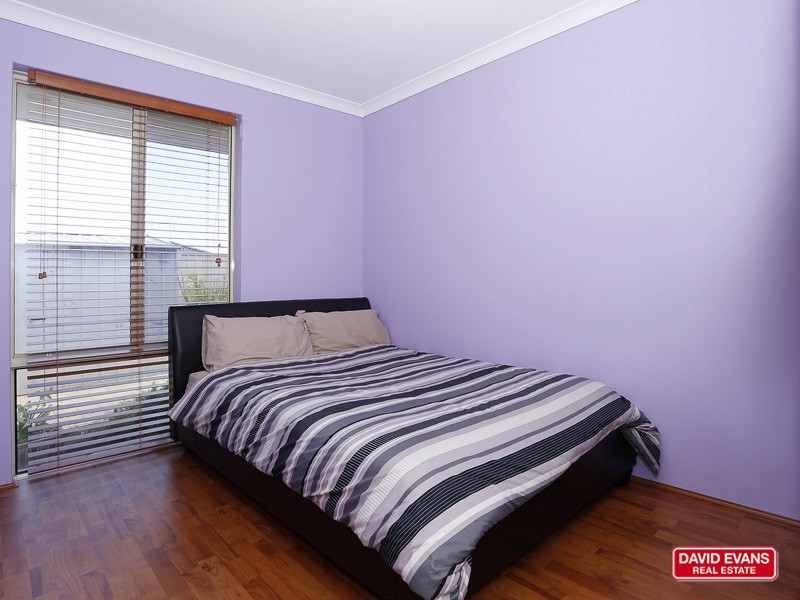 8 Pilgrim Place, Currambine WA 6028