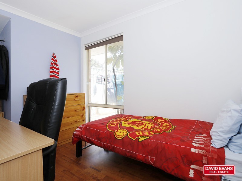 8 Pilgrim Place, Currambine WA 6028