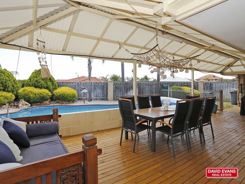 8 Pilgrim Place, Currambine WA 6028