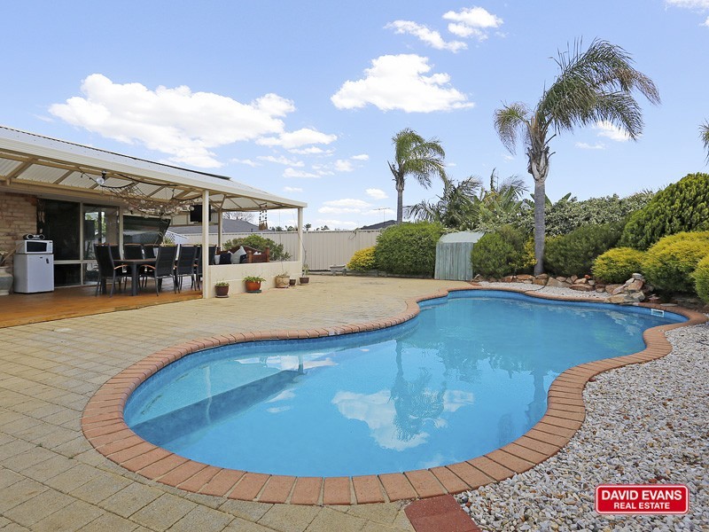8 Pilgrim Place, Currambine WA 6028
