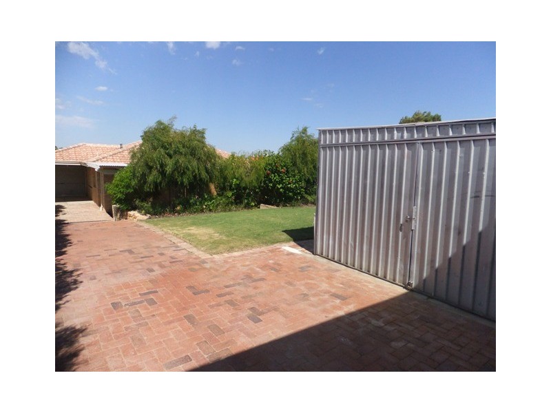 12 Lithgow Drive, Clarkson WA 6030