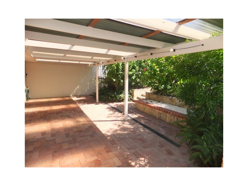 12 Lithgow Drive, Clarkson WA 6030