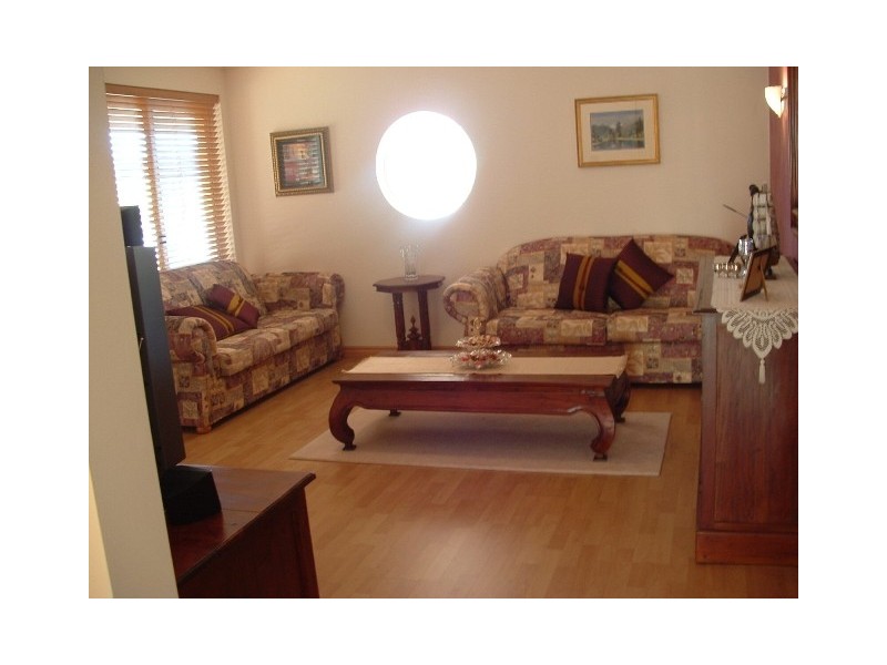 16 Falkland Way, Kinross WA 6028