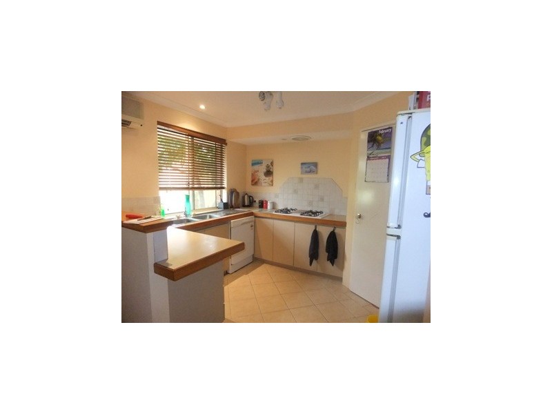 16 Falkland Way, Kinross WA 6028