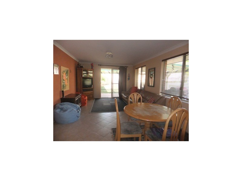 16 Falkland Way, Kinross WA 6028