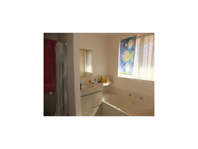 16 Falkland Way, Kinross WA 6028