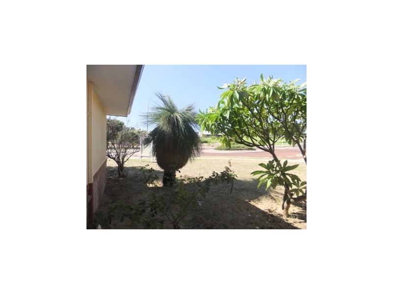 16 Falkland Way, Kinross WA 6028