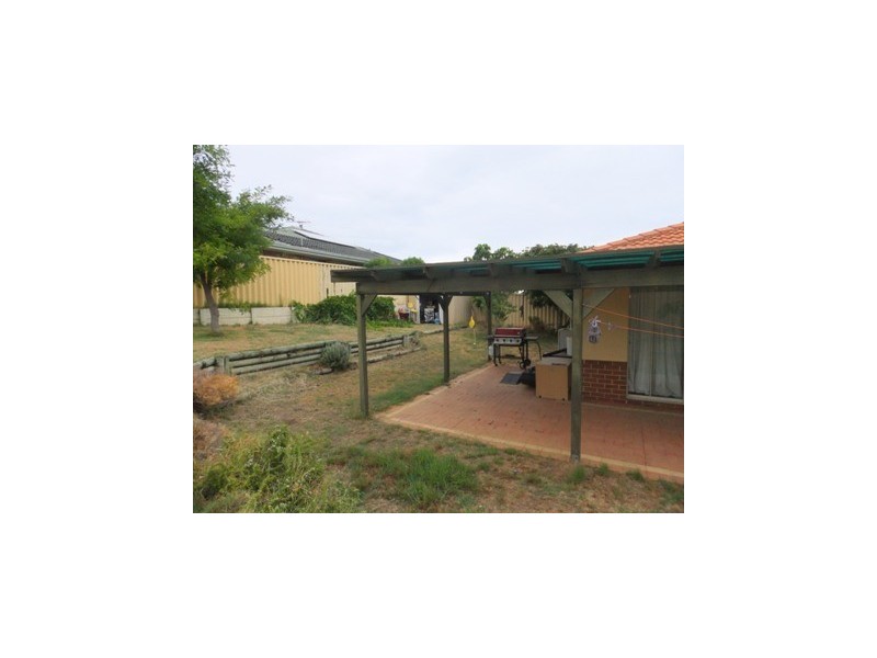 16 Falkland Way, Kinross WA 6028