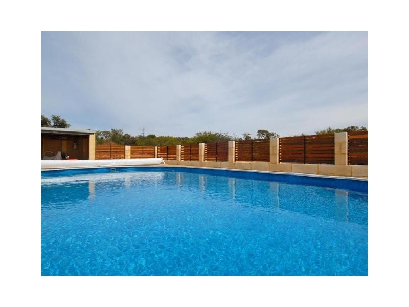 35 Fairways Court, Woodridge WA 6041