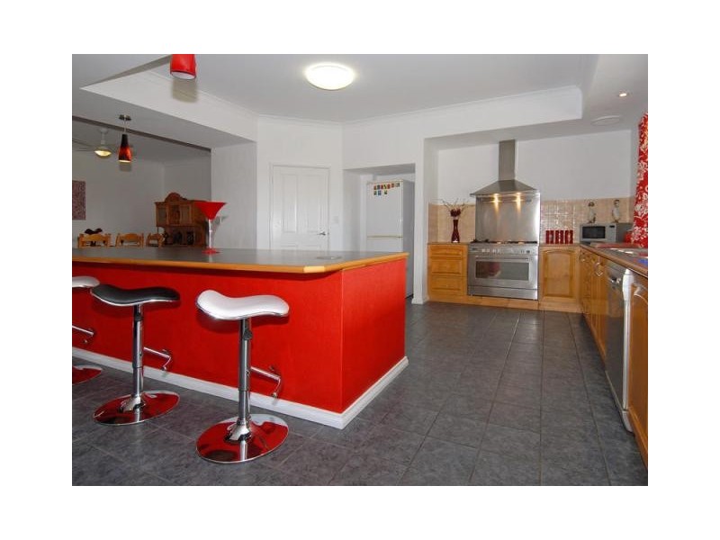 35 Fairways Court, Woodridge WA 6041