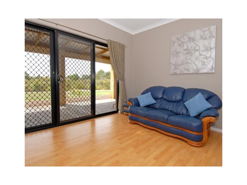 35 Fairways Court, Woodridge WA 6041