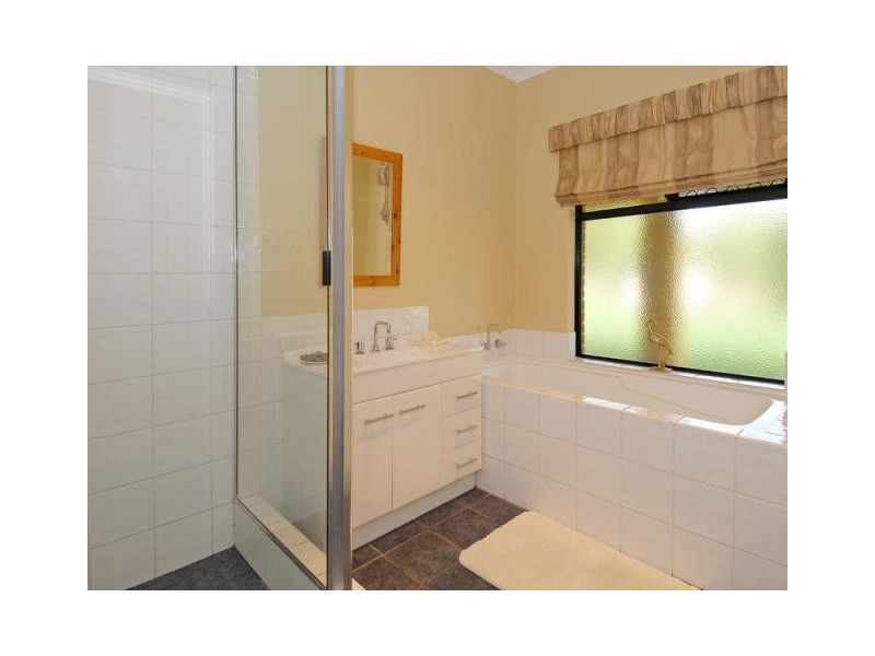 35 Fairways Court, Woodridge WA 6041