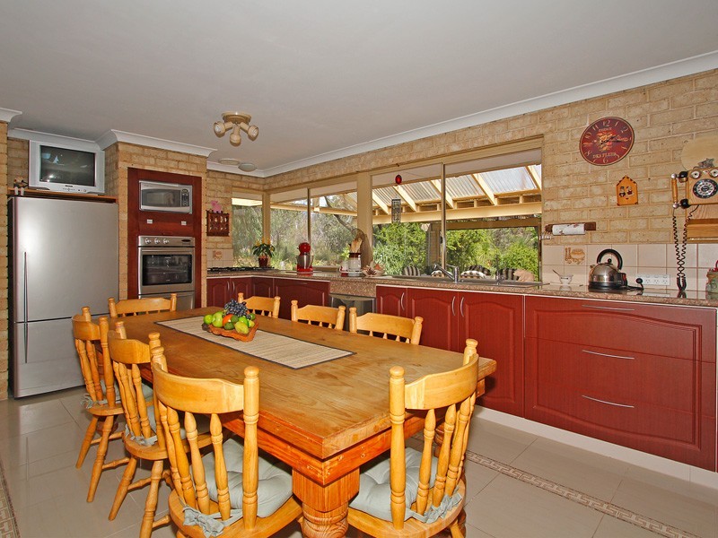 4  Springpark Trail, Carramar WA 6031