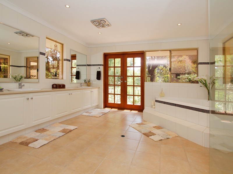 4  Springpark Trail, Carramar WA 6031