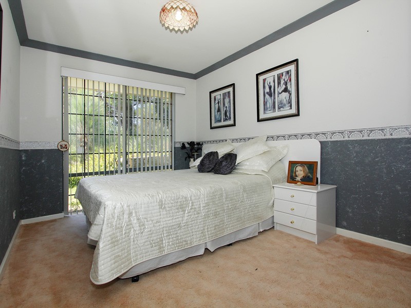 4  Springpark Trail, Carramar WA 6031