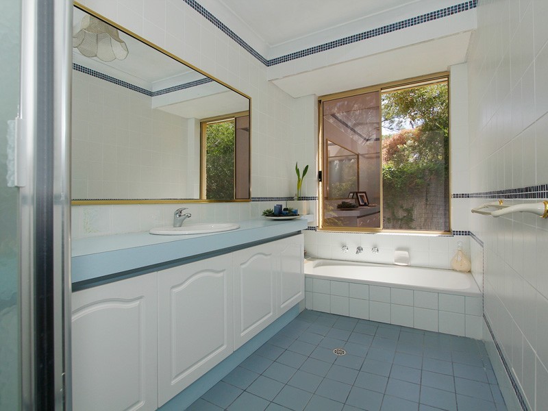 4  Springpark Trail, Carramar WA 6031