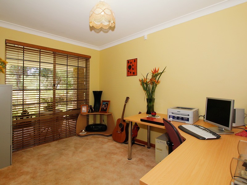 4  Springpark Trail, Carramar WA 6031