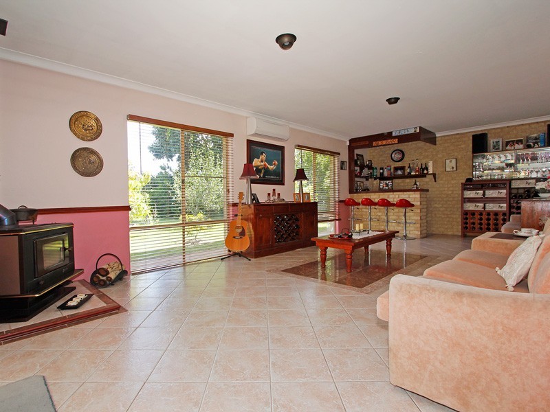 4  Springpark Trail, Carramar WA 6031