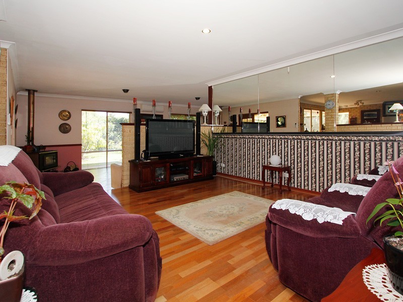 4  Springpark Trail, Carramar WA 6031